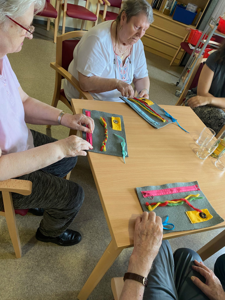 Für ihren Beitrag zur Demenzforschung erhielt Kristina Diehl einen Posterpreis 2022 der Deutschen Gesellschaft für Gerontologie und Geriatrie e. V. und der Deutschen Gesellschaft für Geriatrie e. V.